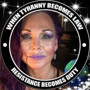 Meet your Posher, Debora